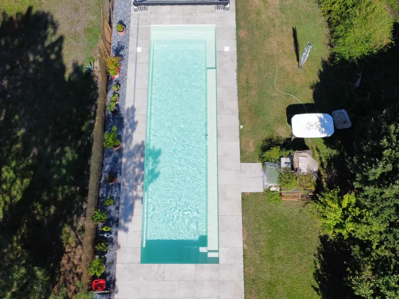 Piscine à fond plat